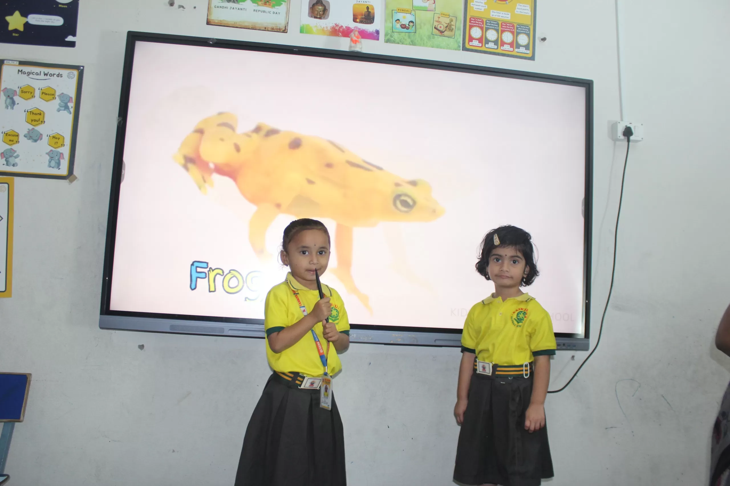 Experienced faculty leading interactive CBSE class at Queens Global, recognized as the best CBSE school near Kavadiguda, Musheerabad.